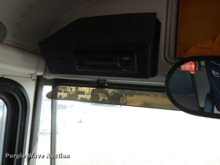 image for item DG5877 2005 Thomas Saf-T-Liner MVP EF school bus