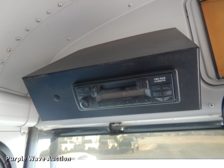 image for item DG5877 2005 Thomas Saf-T-Liner MVP EF school bus