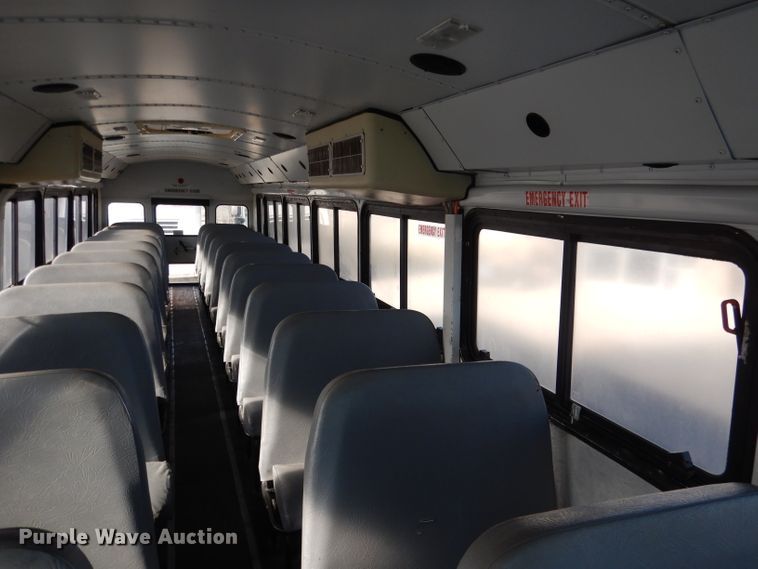 image for item DG5877 2005 Thomas Saf-T-Liner MVP EF school bus