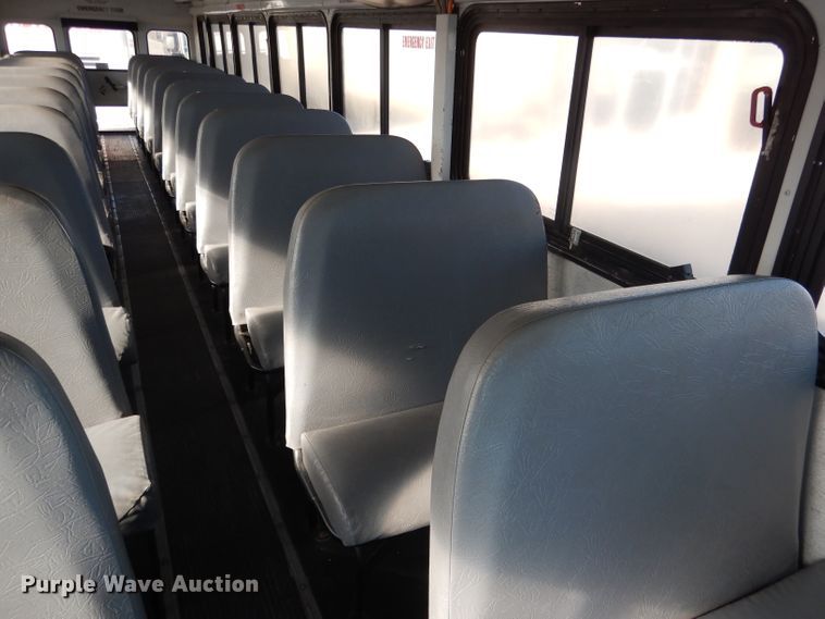 image for item DG5877 2005 Thomas Saf-T-Liner MVP EF school bus