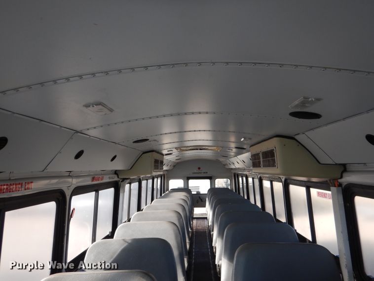 image for item DG5877 2005 Thomas Saf-T-Liner MVP EF school bus