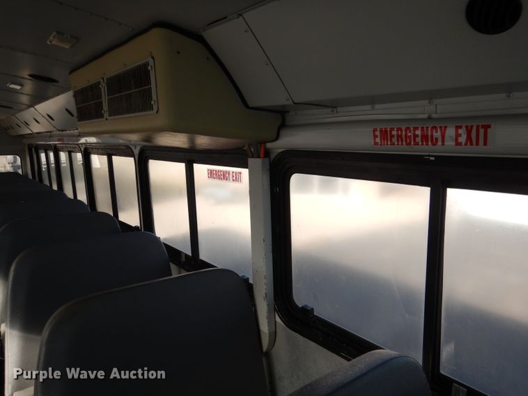 image for item DG5877 2005 Thomas Saf-T-Liner MVP EF school bus