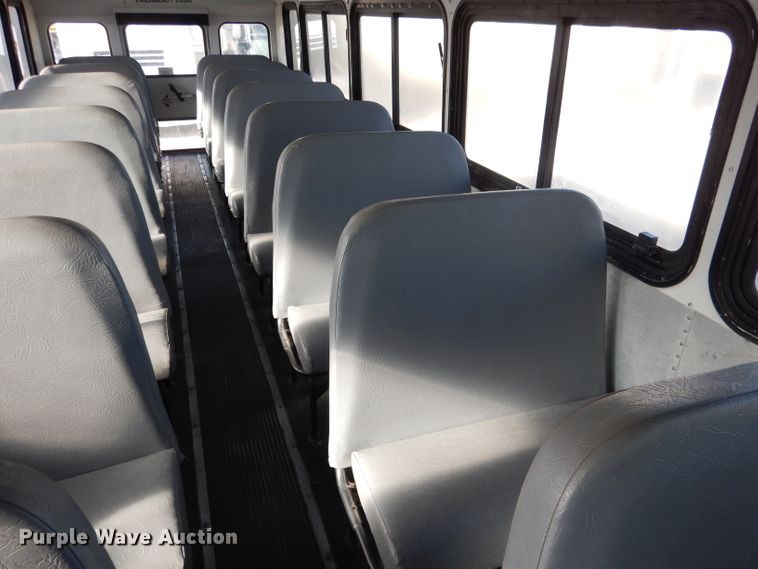 image for item DG5877 2005 Thomas Saf-T-Liner MVP EF school bus