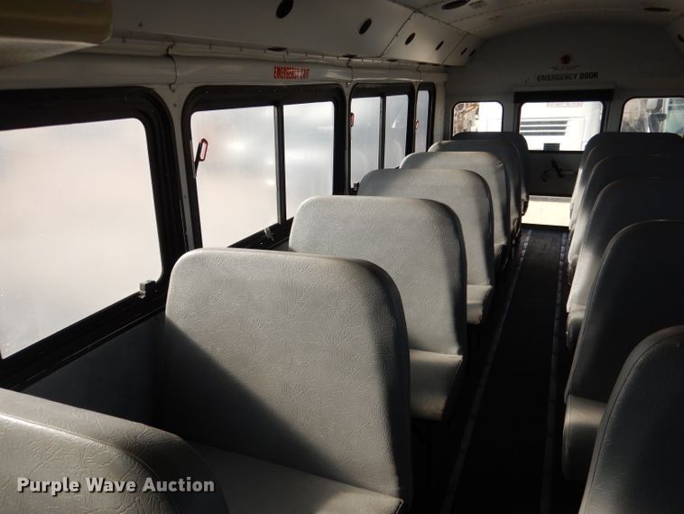 image for item DG5877 2005 Thomas Saf-T-Liner MVP EF school bus