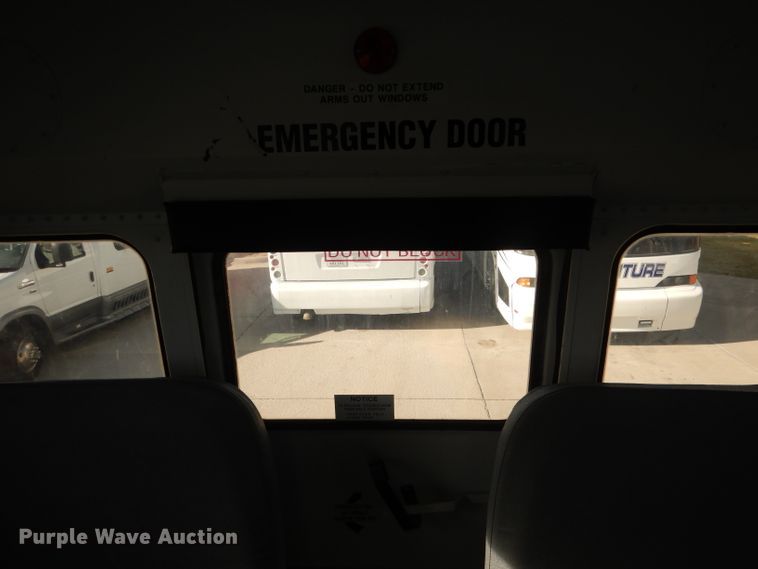 image for item DG5877 2005 Thomas Saf-T-Liner MVP EF school bus