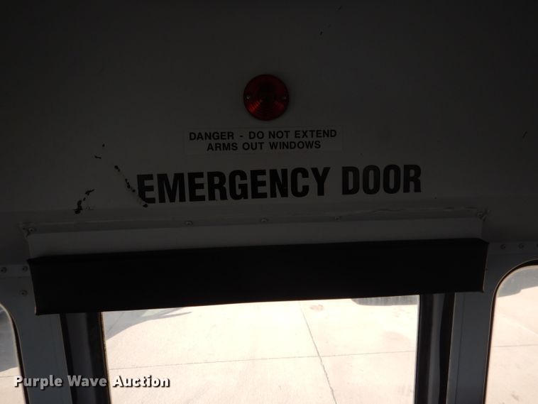 image for item DG5877 2005 Thomas Saf-T-Liner MVP EF school bus