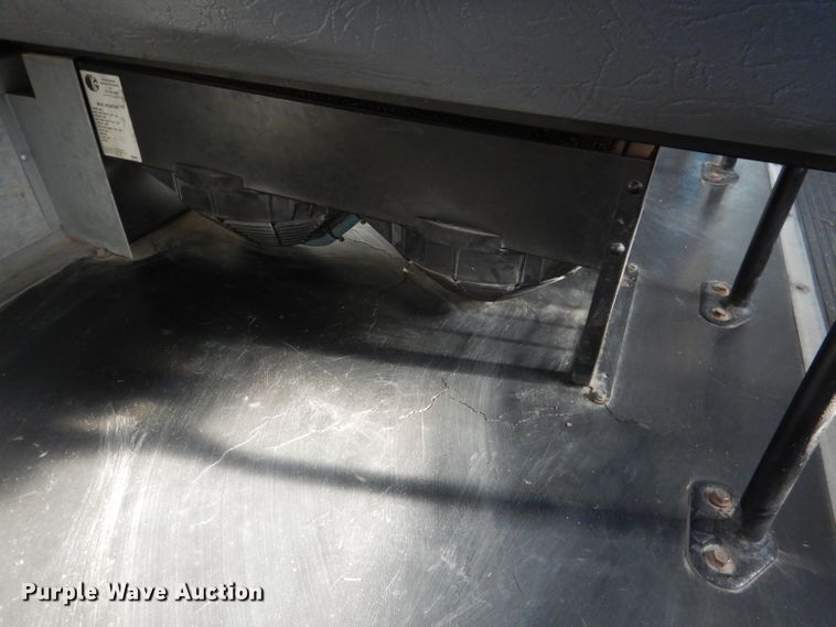 image for item DG5877 2005 Thomas Saf-T-Liner MVP EF school bus