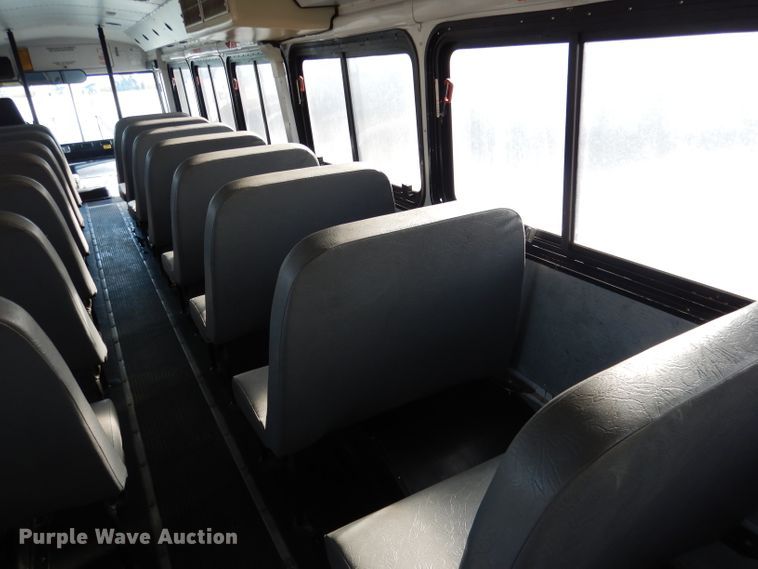 image for item DG5877 2005 Thomas Saf-T-Liner MVP EF school bus