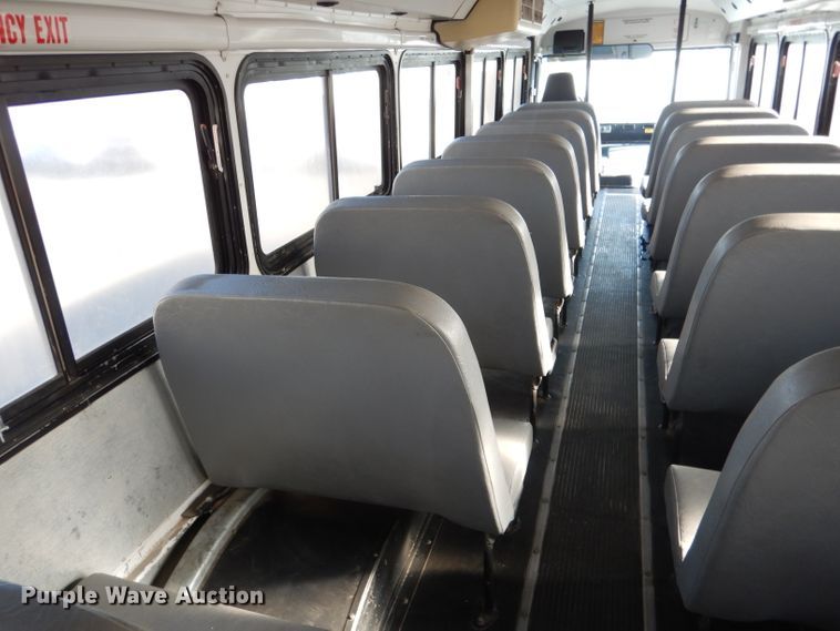 image for item DG5877 2005 Thomas Saf-T-Liner MVP EF school bus