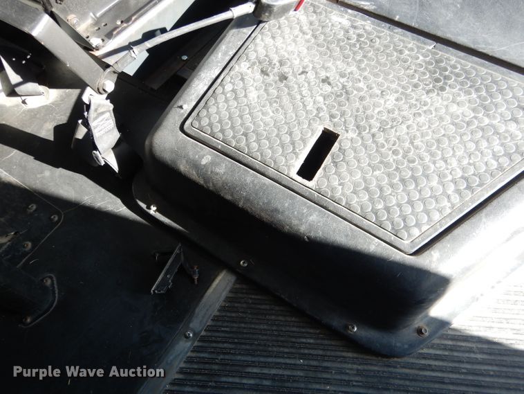 image for item DG5877 2005 Thomas Saf-T-Liner MVP EF school bus