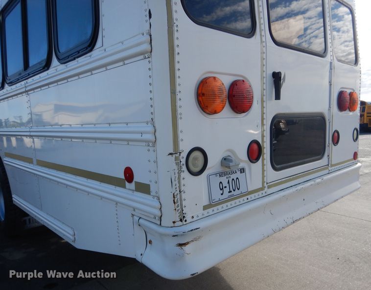 image for item DG5877 2005 Thomas Saf-T-Liner MVP EF school bus