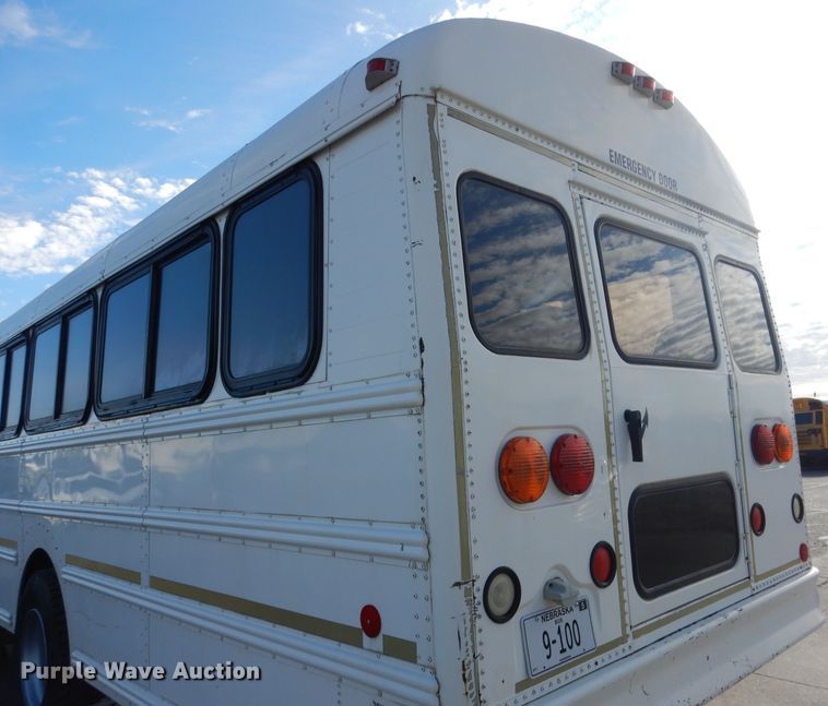 image for item DG5877 2005 Thomas Saf-T-Liner MVP EF school bus