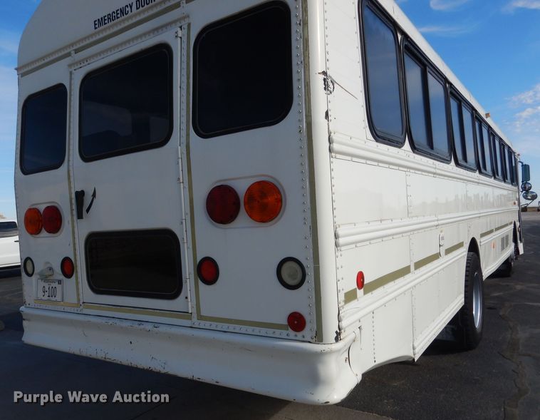 image for item DG5877 2005 Thomas Saf-T-Liner MVP EF school bus