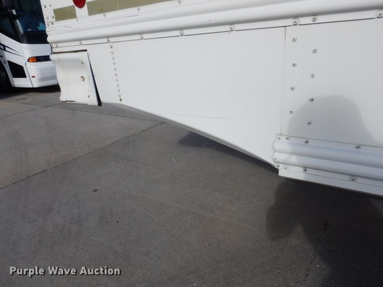 image for item DG5877 2005 Thomas Saf-T-Liner MVP EF school bus