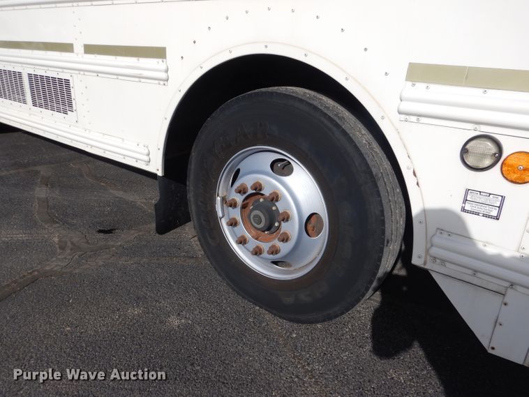 image for item DG5877 2005 Thomas Saf-T-Liner MVP EF school bus