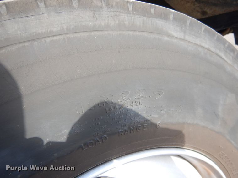 image for item DG5877 2005 Thomas Saf-T-Liner MVP EF school bus