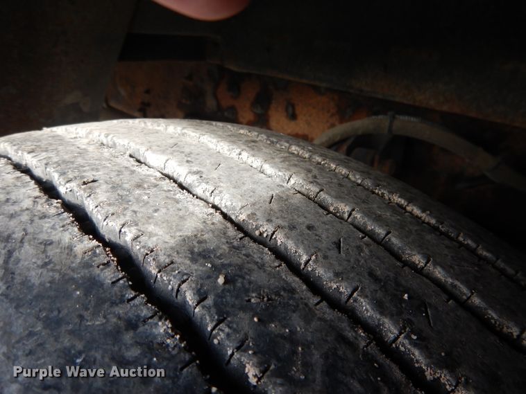 image for item DG5877 2005 Thomas Saf-T-Liner MVP EF school bus