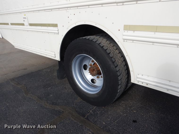 image for item DG5877 2005 Thomas Saf-T-Liner MVP EF school bus