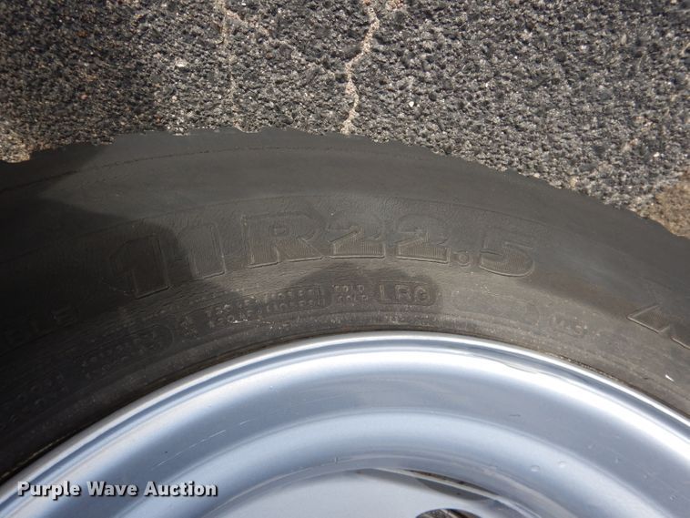 image for item DG5877 2005 Thomas Saf-T-Liner MVP EF school bus