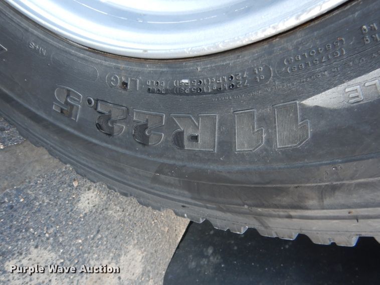 image for item DG5877 2005 Thomas Saf-T-Liner MVP EF school bus