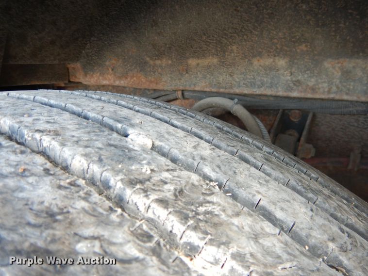 image for item DG5877 2005 Thomas Saf-T-Liner MVP EF school bus