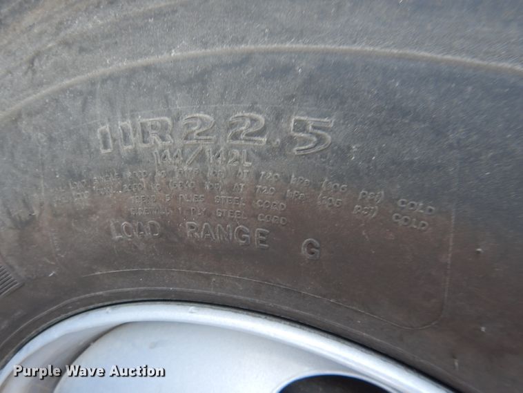 image for item DG5877 2005 Thomas Saf-T-Liner MVP EF school bus