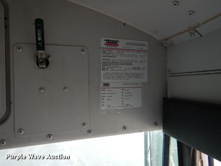 image for item DG5877 2005 Thomas Saf-T-Liner MVP EF school bus