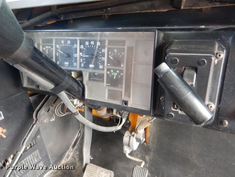 image for item DG5878 2001 Blue Bird 3800 school bus