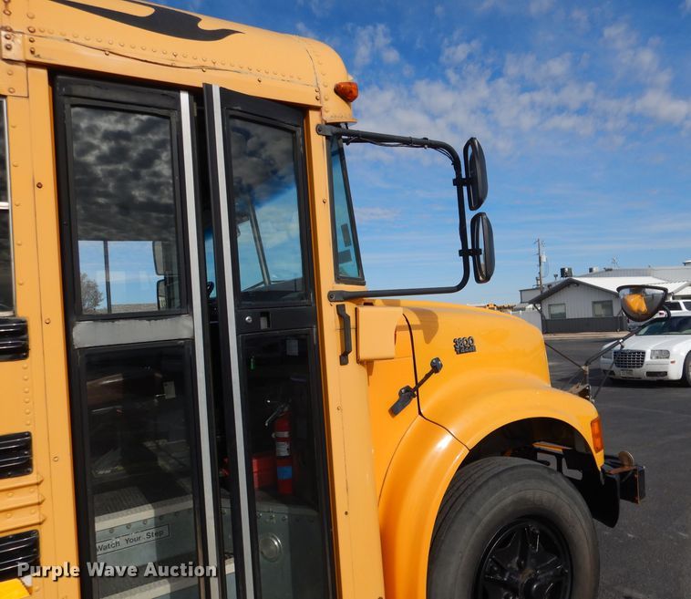 image for item DG5878 2001 Blue Bird 3800 school bus