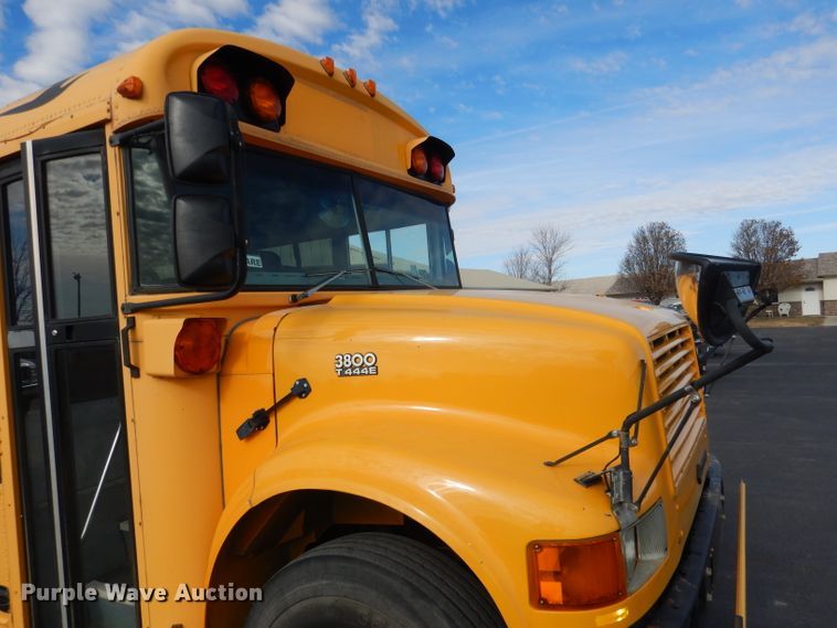 image for item DG5878 2001 Blue Bird 3800 school bus