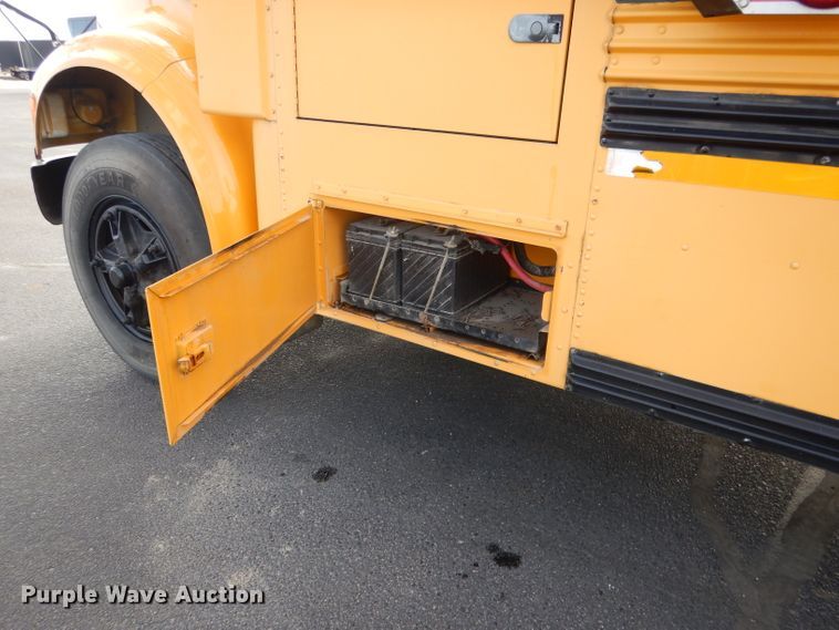 image for item DG5878 2001 Blue Bird 3800 school bus