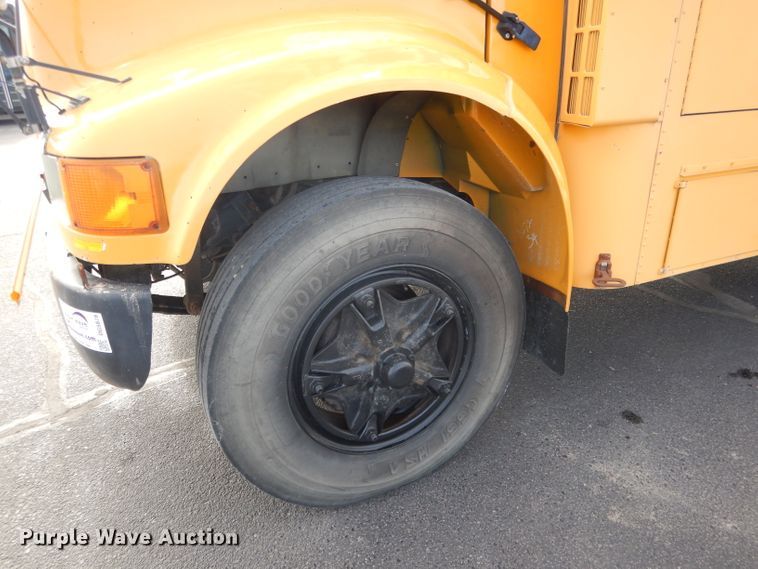 image for item DG5878 2001 Blue Bird 3800 school bus