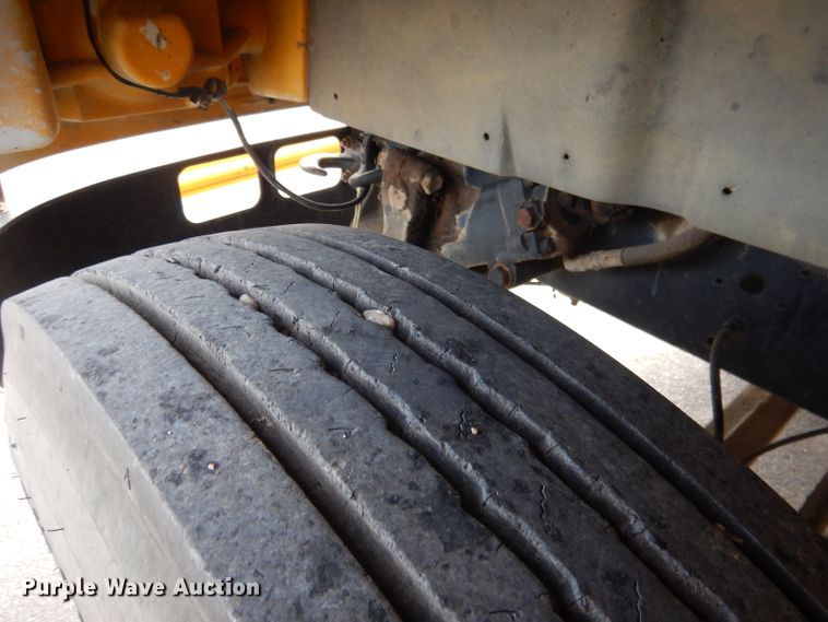 image for item DG5878 2001 Blue Bird 3800 school bus