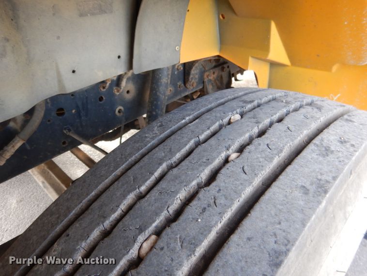 image for item DG5878 2001 Blue Bird 3800 school bus