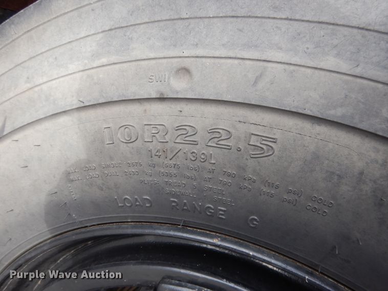 image for item DG5878 2001 Blue Bird 3800 school bus