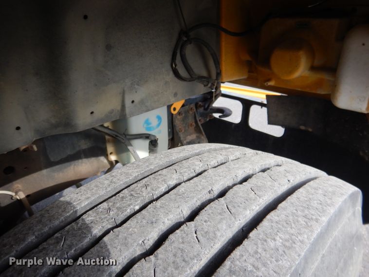 image for item DG5878 2001 Blue Bird 3800 school bus