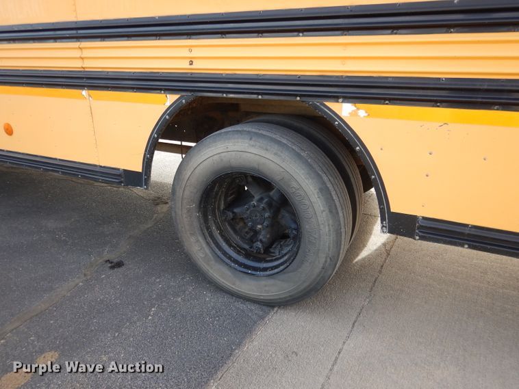 image for item DG5878 2001 Blue Bird 3800 school bus