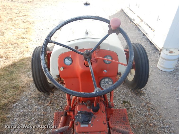 image for item DG5880 Ford tractor