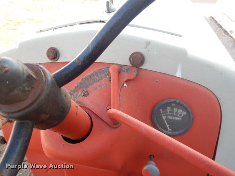 image for item DG5880 Ford tractor