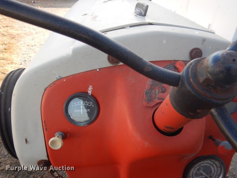 image for item DG5880 Ford tractor