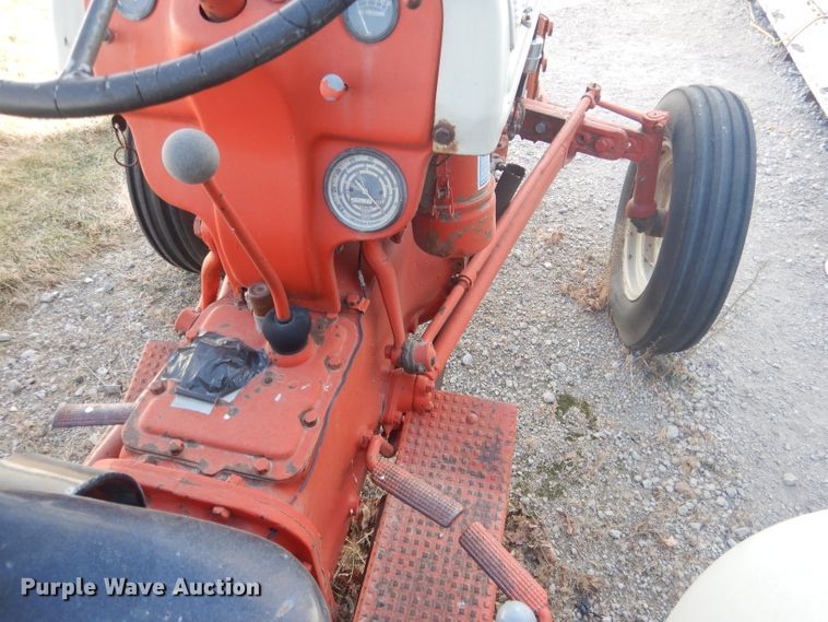 image for item DG5880 Ford tractor