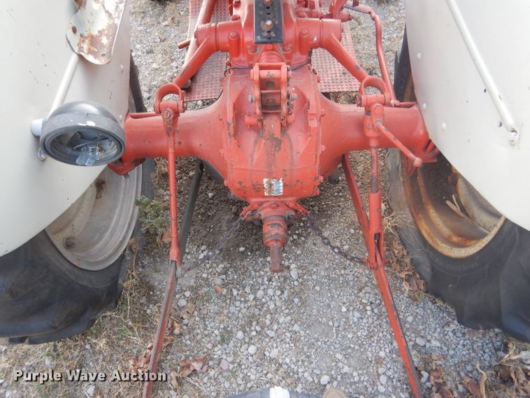 image for item DG5880 Ford tractor