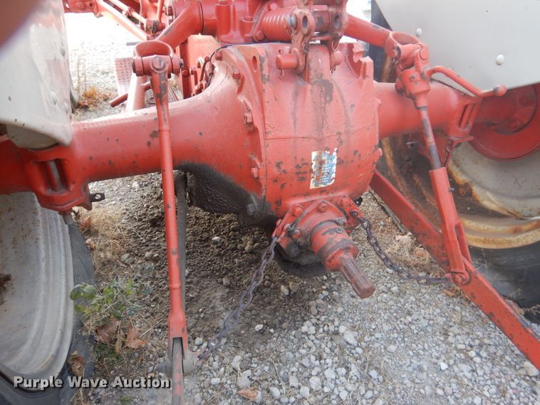 image for item DG5880 Ford tractor