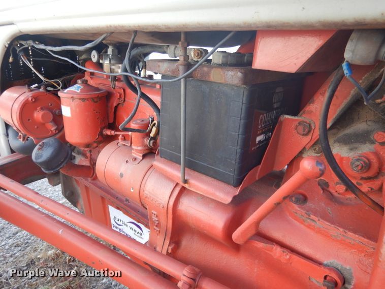 image for item DG5880 Ford tractor