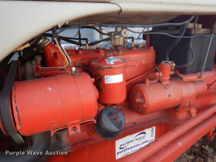 image for item DG5880 Ford tractor