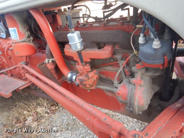 image for item DG5880 Ford tractor