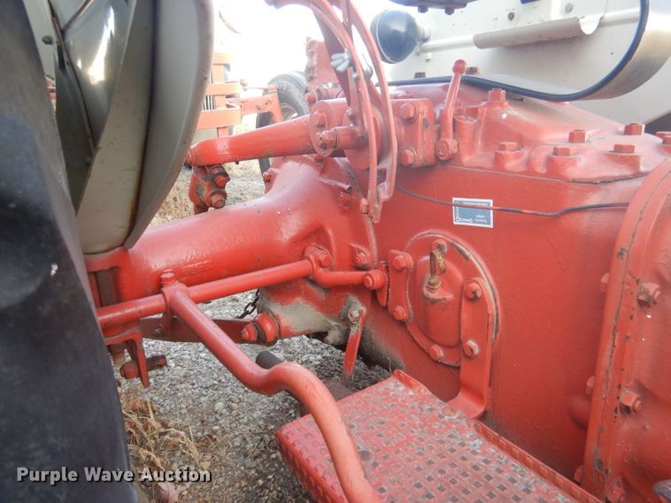 image for item DG5880 Ford tractor