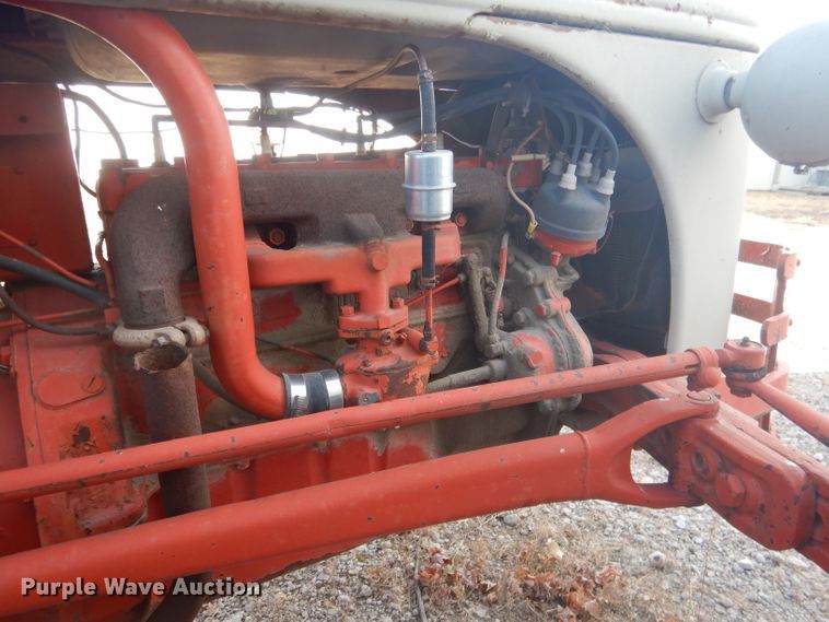 image for item DG5880 Ford tractor