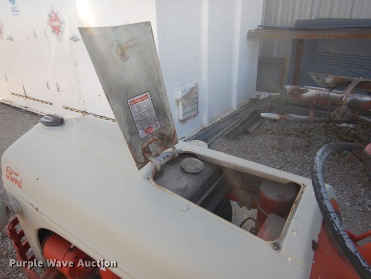 image for item DG5880 Ford tractor