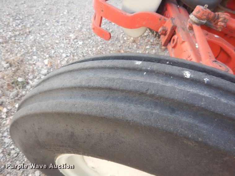 image for item DG5880 Ford tractor